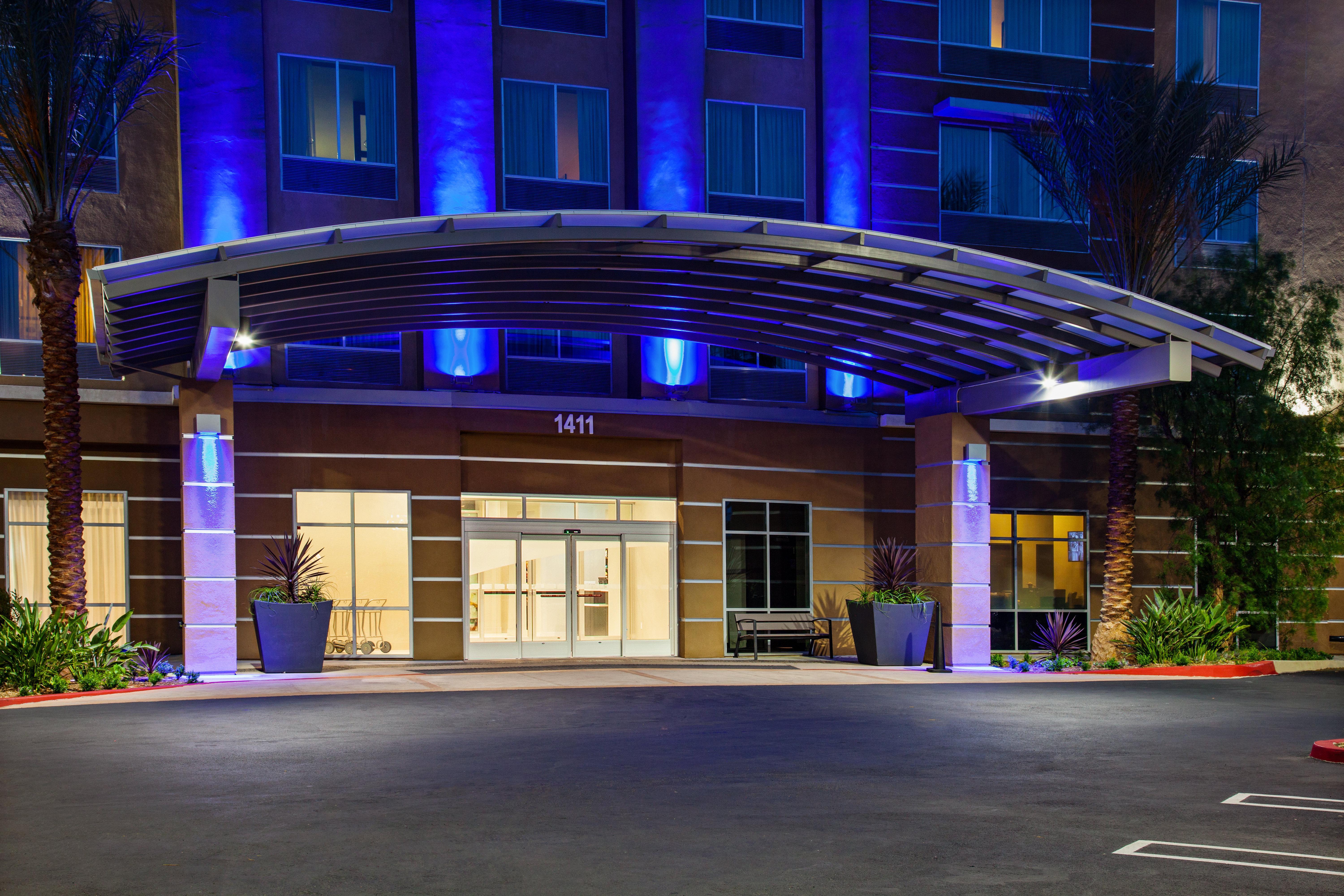Holiday Inn Express & Suites Anaheim Resort Area By Ihg Экстерьер фото