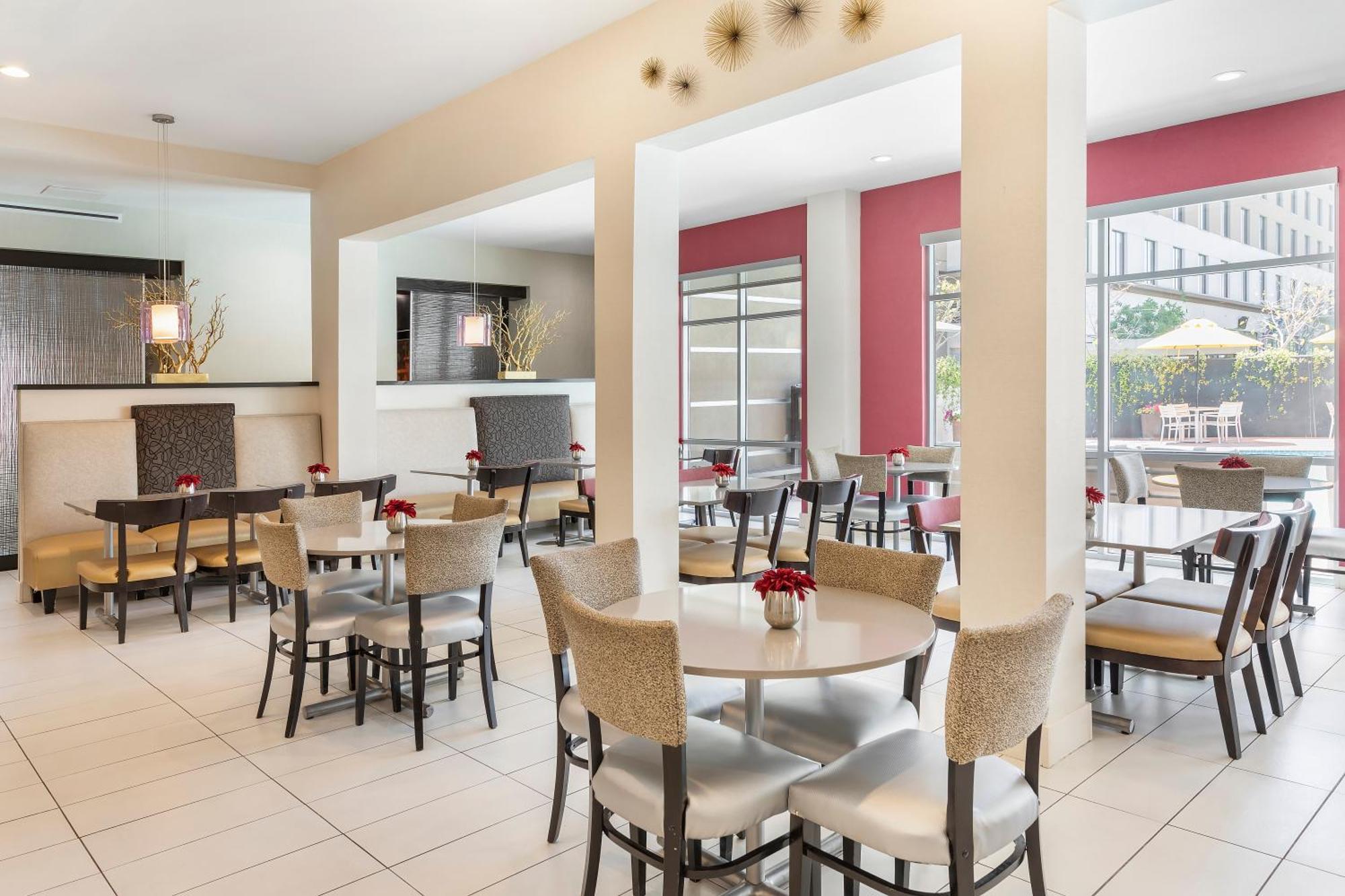Holiday Inn Express & Suites Anaheim Resort Area By Ihg Экстерьер фото