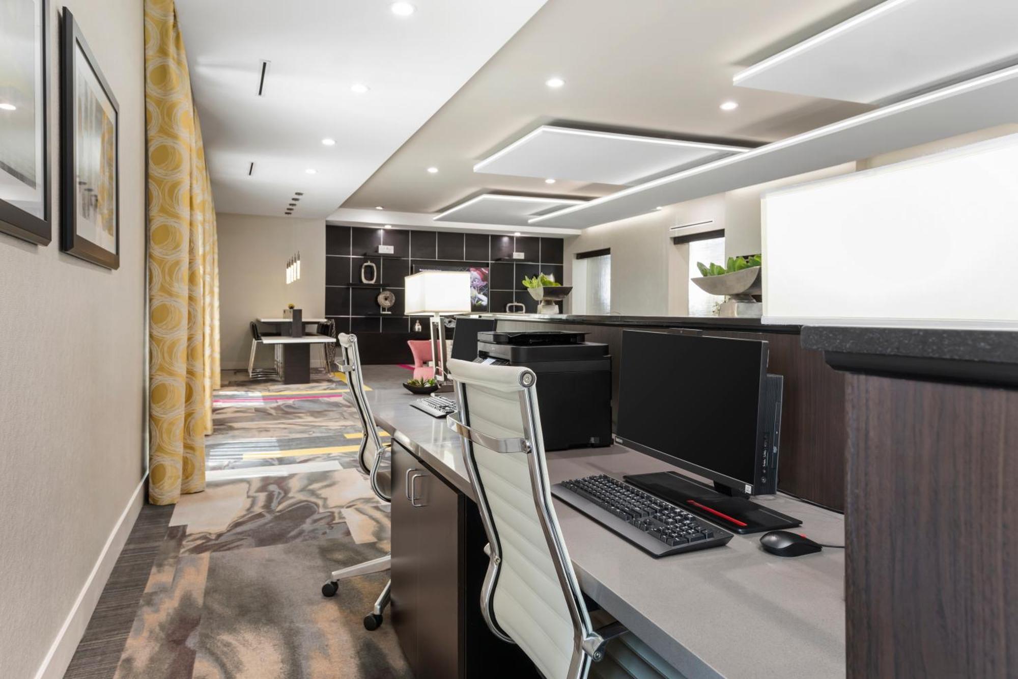 Holiday Inn Express & Suites Anaheim Resort Area By Ihg Экстерьер фото