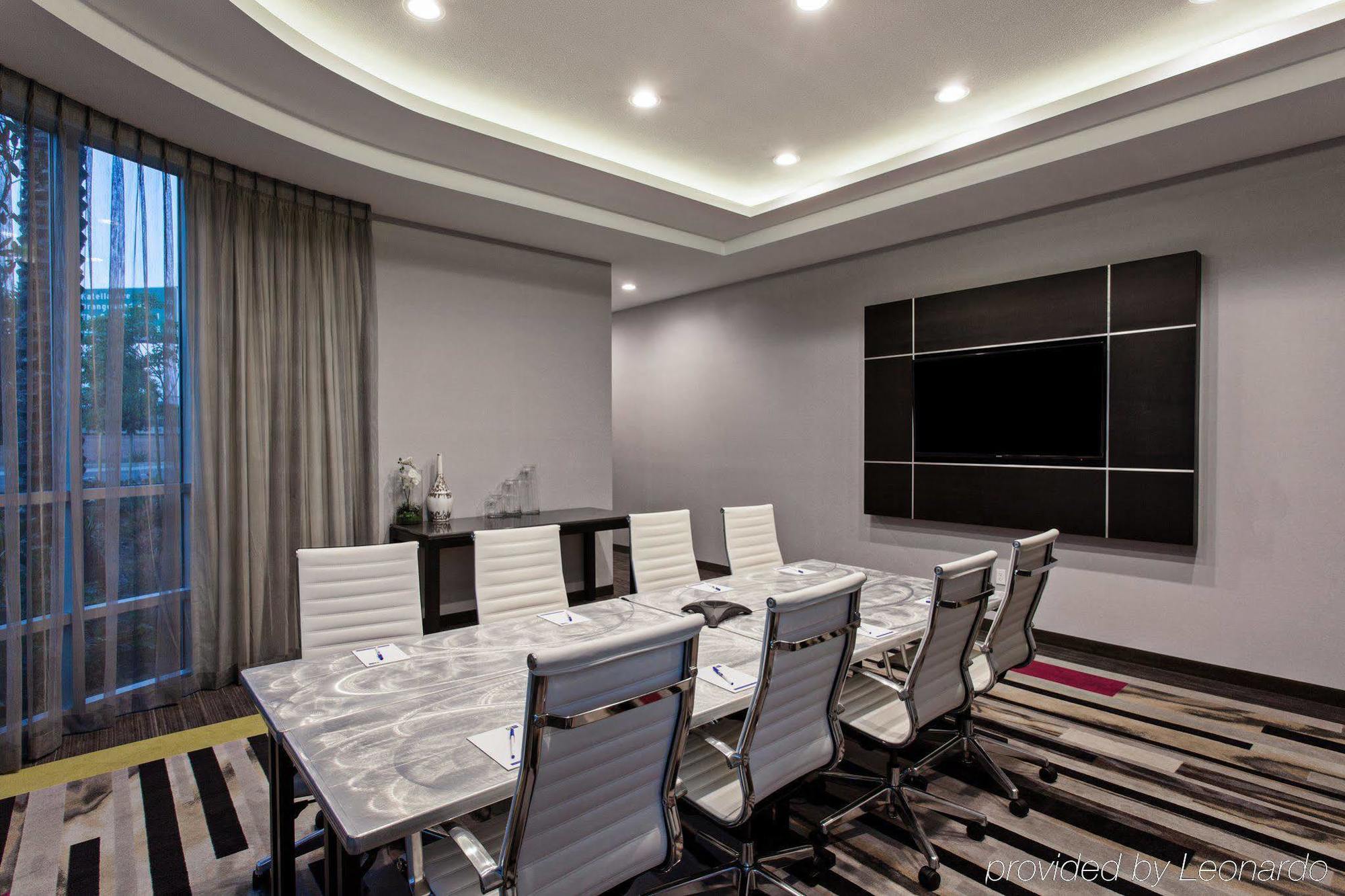 Holiday Inn Express & Suites Anaheim Resort Area By Ihg Экстерьер фото