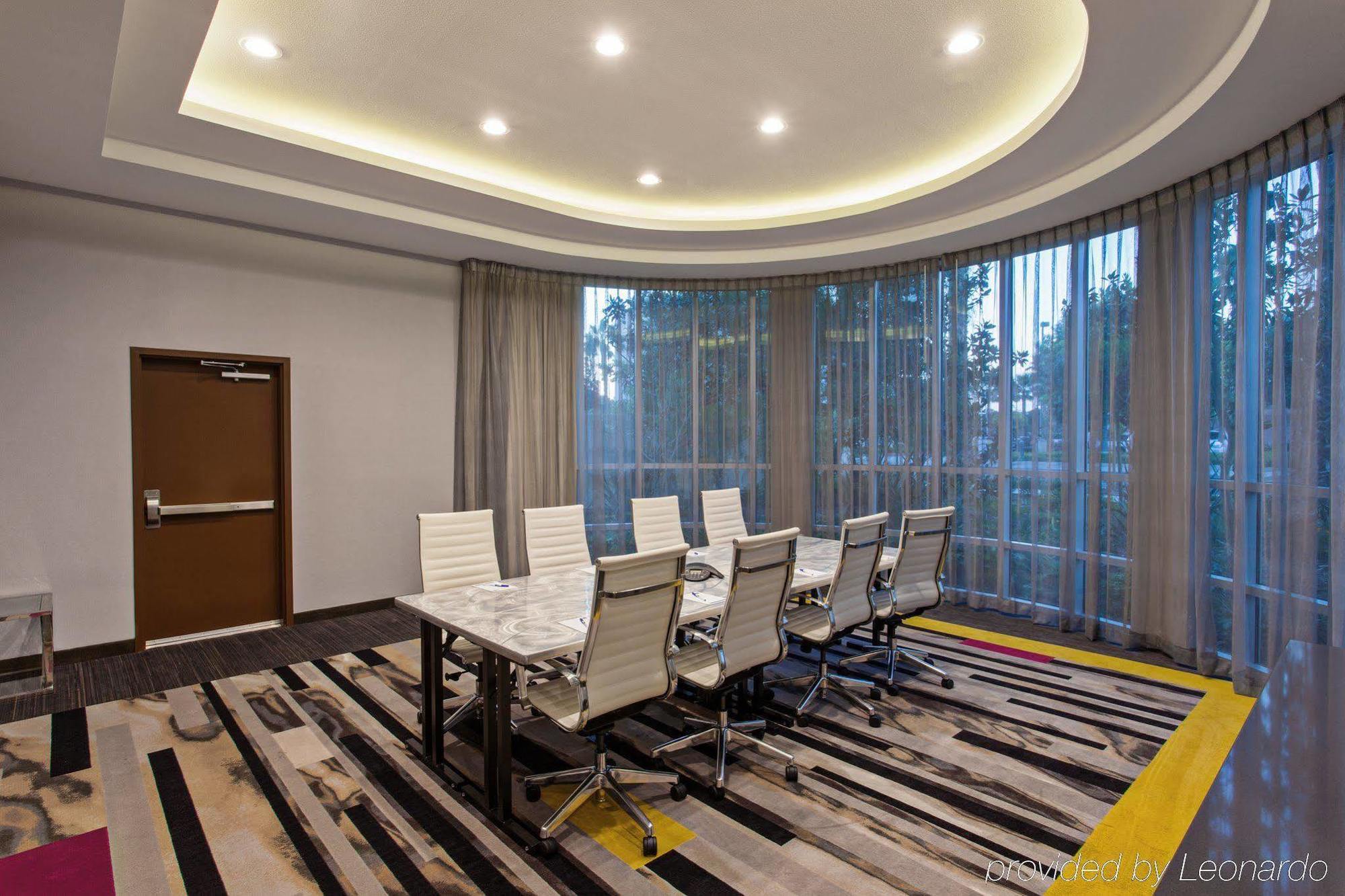 Holiday Inn Express & Suites Anaheim Resort Area By Ihg Экстерьер фото